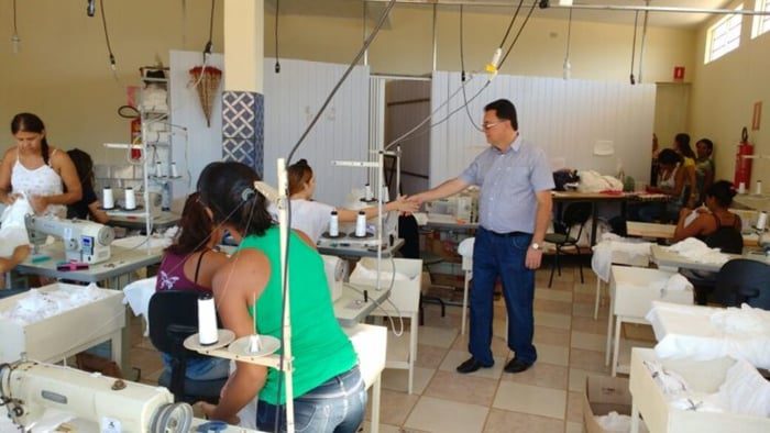 Fábricas de roupas em Espinosa MG